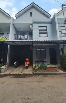 Rumah bagus  dalam cluster Jombang dekat stasiun