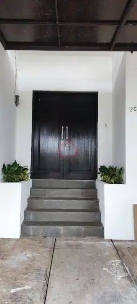 Rumah 2 Lantai Siap Huni Dalam Townhouse di Pangkalan Jati