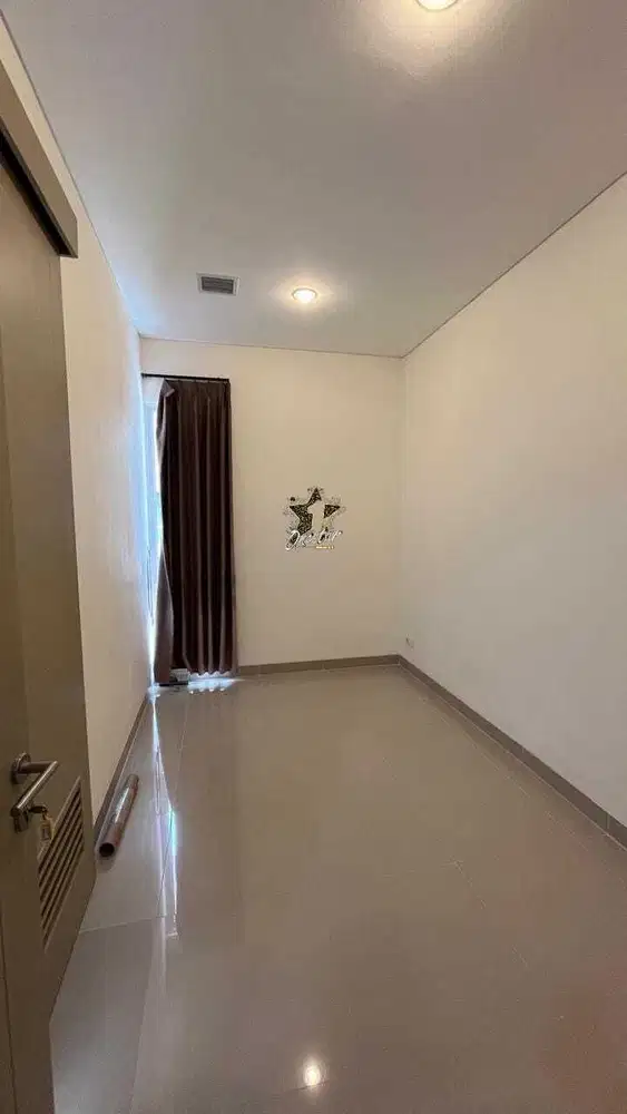Disewakan Rumah 2,5 lantai di Nara Village Gading Serpong