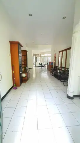 Dijual Rumah 1 Lantai di Griya Loka BSD luas 250 m2 Hadap Timur Laut