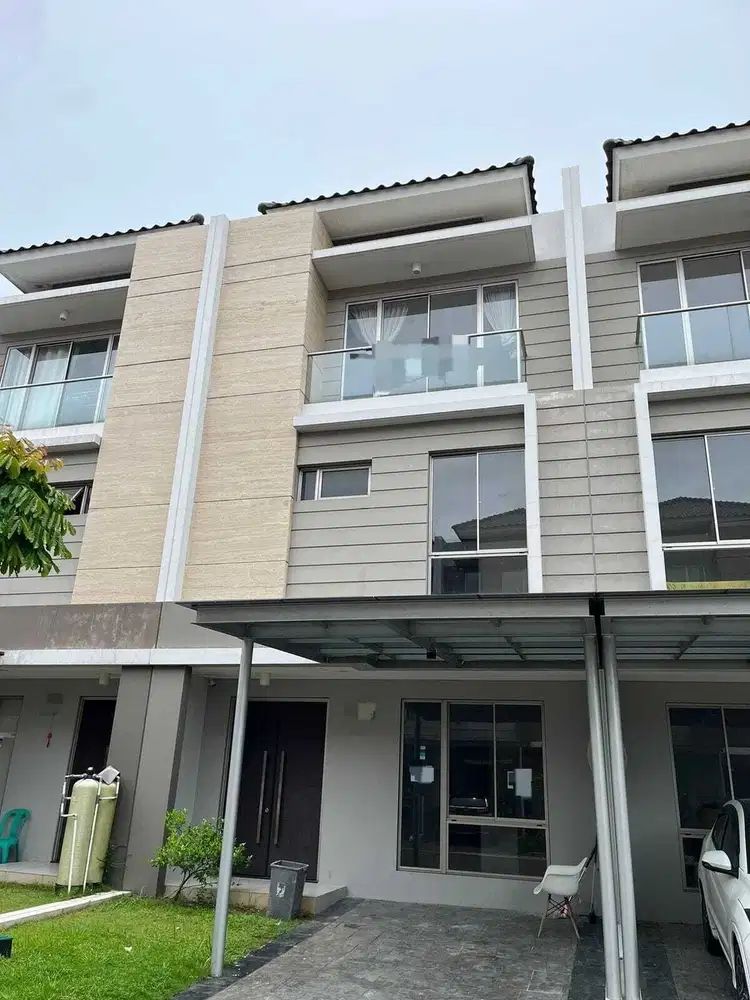 TERMURAH DISEWAKAN Rumah Golf Island PIK 6x12.5 3 Lantai