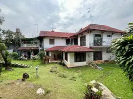 Dijual murah rumah lama cocok untuk dibangun perumahan