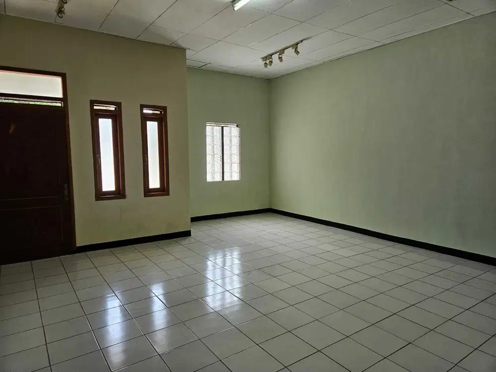 Dijual Rumah Bagus di Taman Kopo Indah, Bandung