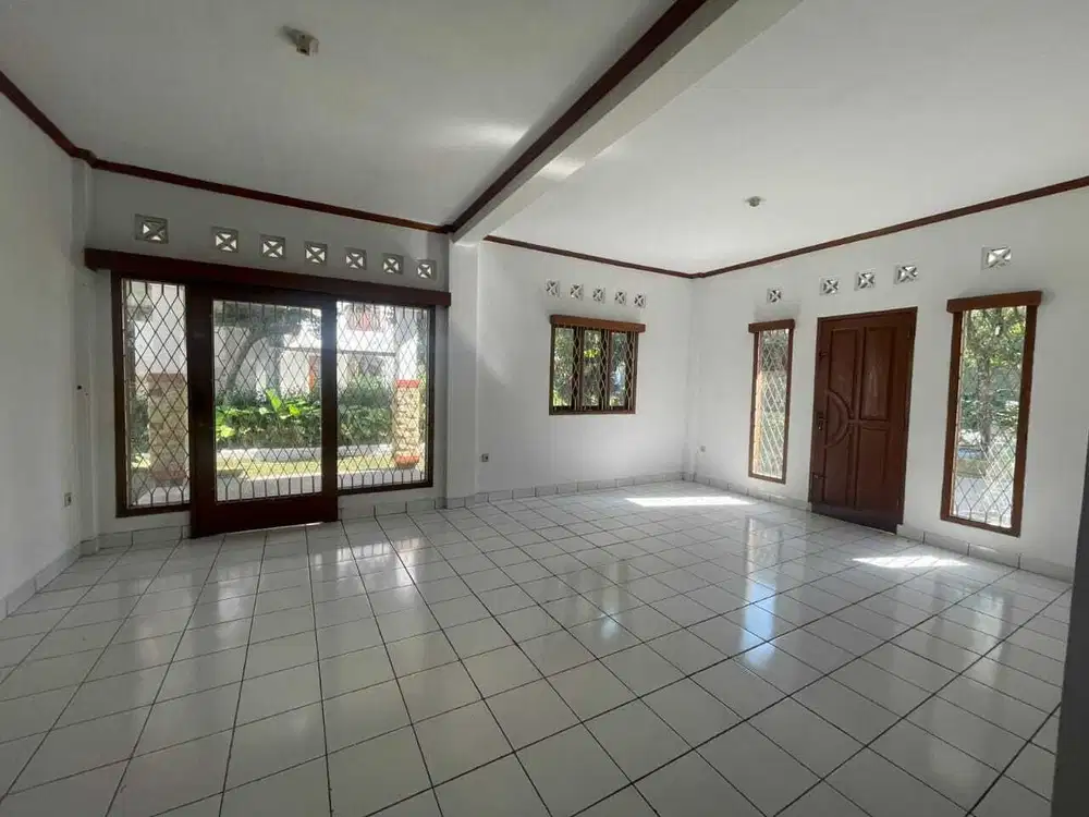 Disewakan Rumah Strategis Siap Pakai Mainroad Sayap Setiabudi Bandung