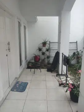 Rumah lokasi strategis di Pasar Minggu