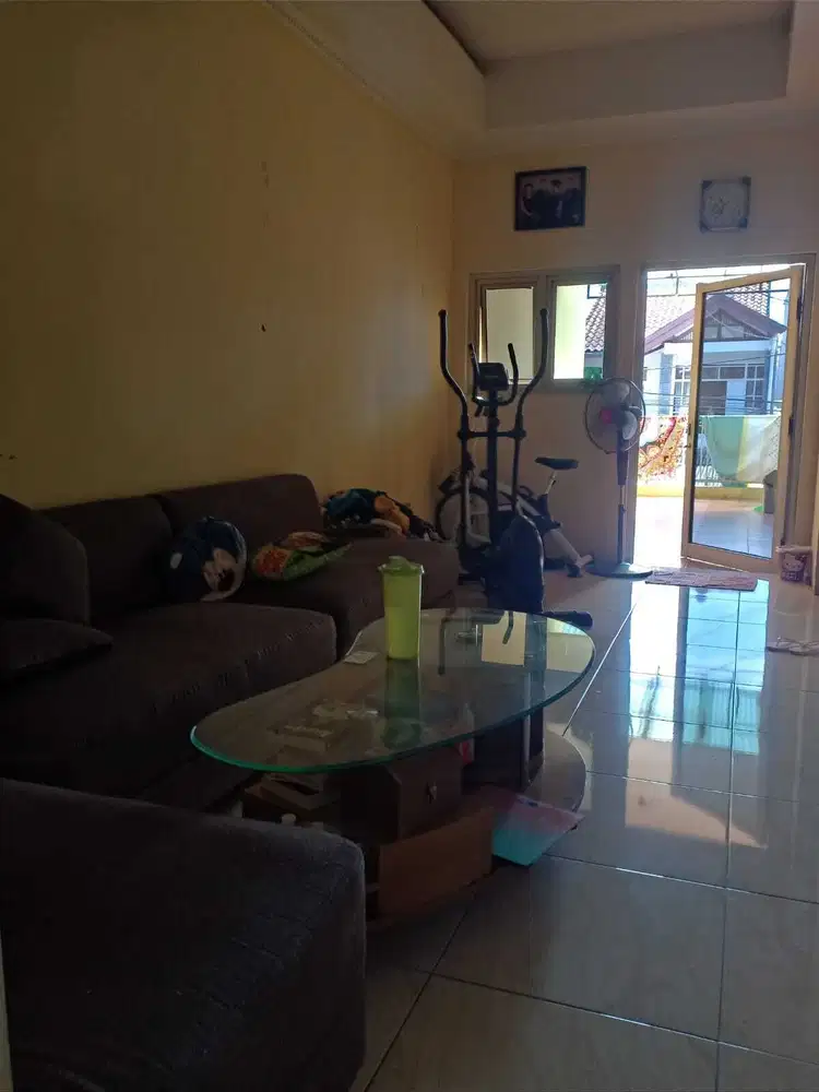 Dijual Rumah  Siap Huni Semi Furnished Lokasi  di Ciwastra Griya Indah