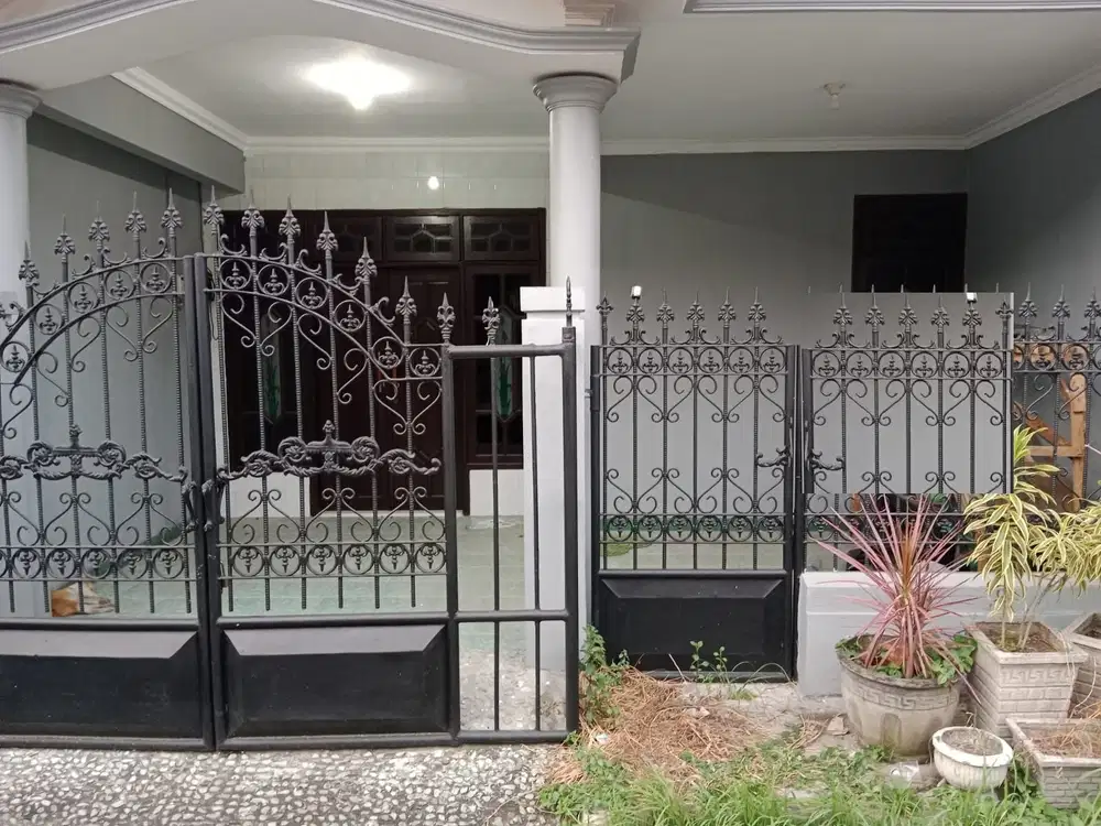 Rumah Bagus Terawat Siap Huni Strategis Gunungsari Surabaya
