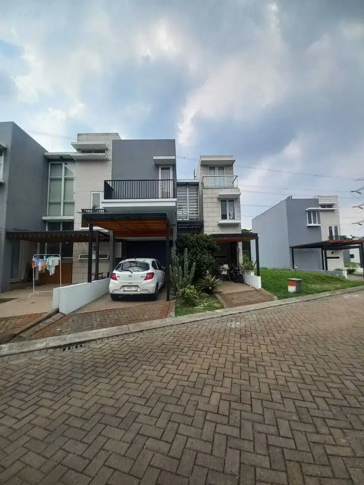 Rumah Luas Harga Sangat Murah Area Premium di Kebayoran Piazza Bintaro