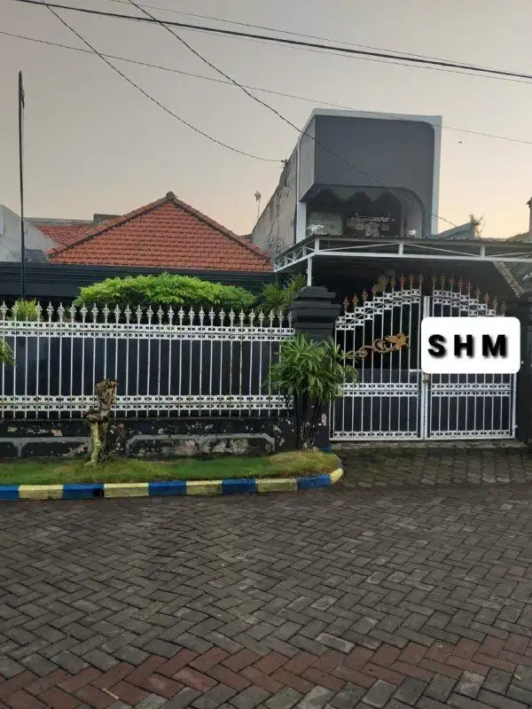 Rumah Luas Terawat Strategis Dekat Unusa Surabaya
