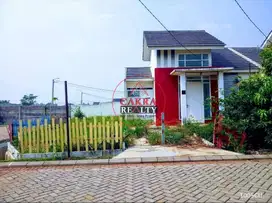 Dijual rumah semi real estate posisi hook tinggal poles siap huni