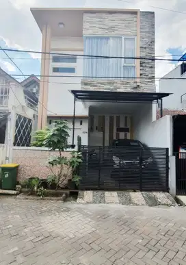 Rumah Cantik Dekat Stasiun Cakung Semi Furnished 2 Lantai Harapan Baru