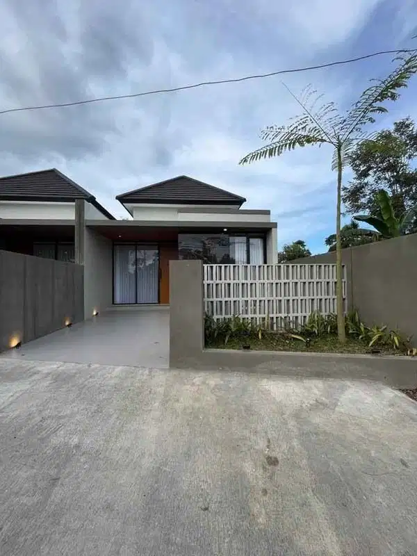 RUMAH CANTIK MODERN KEKINIAN Lokasi strategis dekat Kampus UII