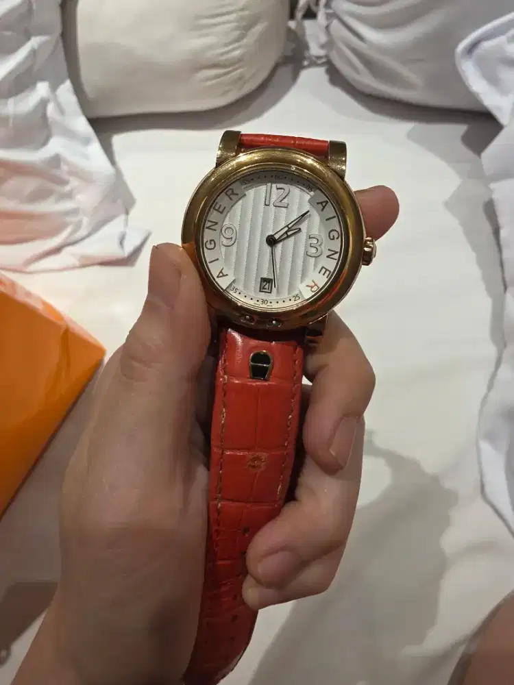Aigner watch merah mevah ori..