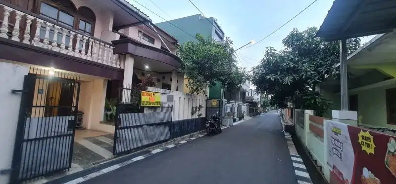 Di jual rumah 2 tingkat siap huni di Margahayu raya