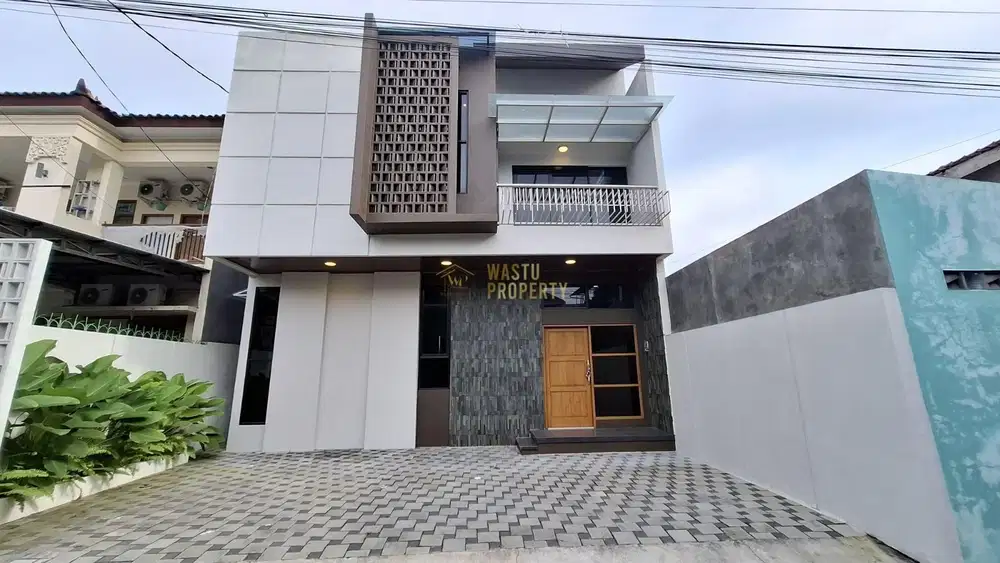 RUMAH 2 LANTAI, CARPOT 2 MOBIL, DEKAT MONUMEN JOGJA KEMBALI