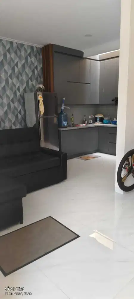 jual rumah 2 lantai PIk 2 uk 6x10m furnished sudah renovasi