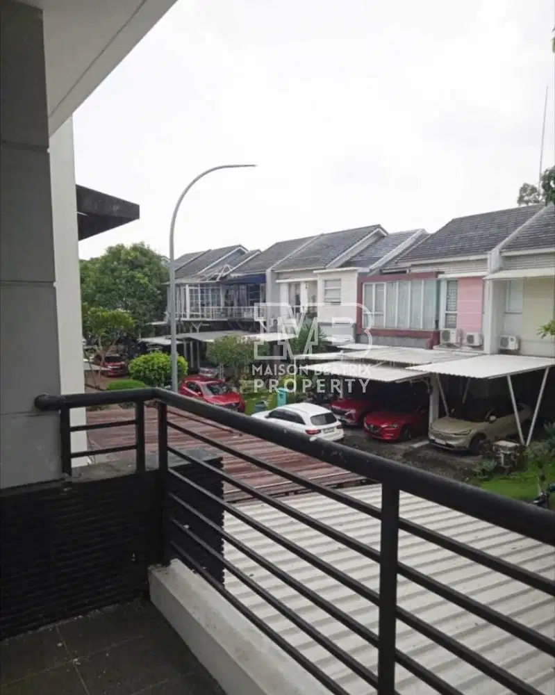 JUAL CEPAT TERMURAH DI KELASNYA RUMAH 2 LT CUKUP JALAN KAKI KE STASIUN