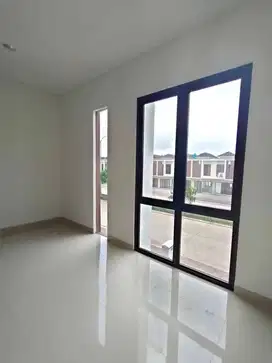 DIJUAL RUKO THE SAVOY 3 LANTAI UNFURNISHED