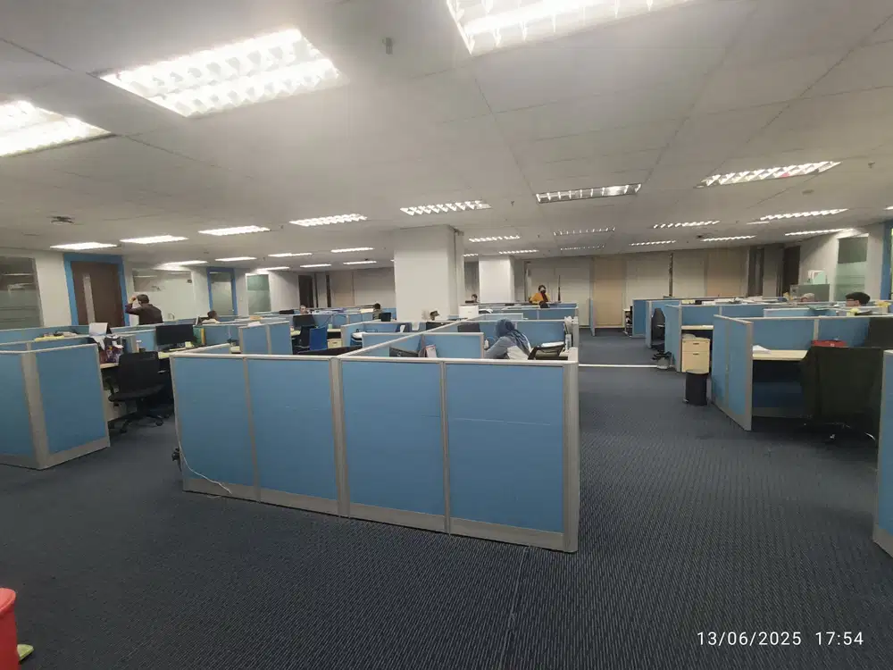 SEWA KANTOR DI JAKARTA SELATAN SUDIRMAN 629M2  FURNISHED 150K NEGO