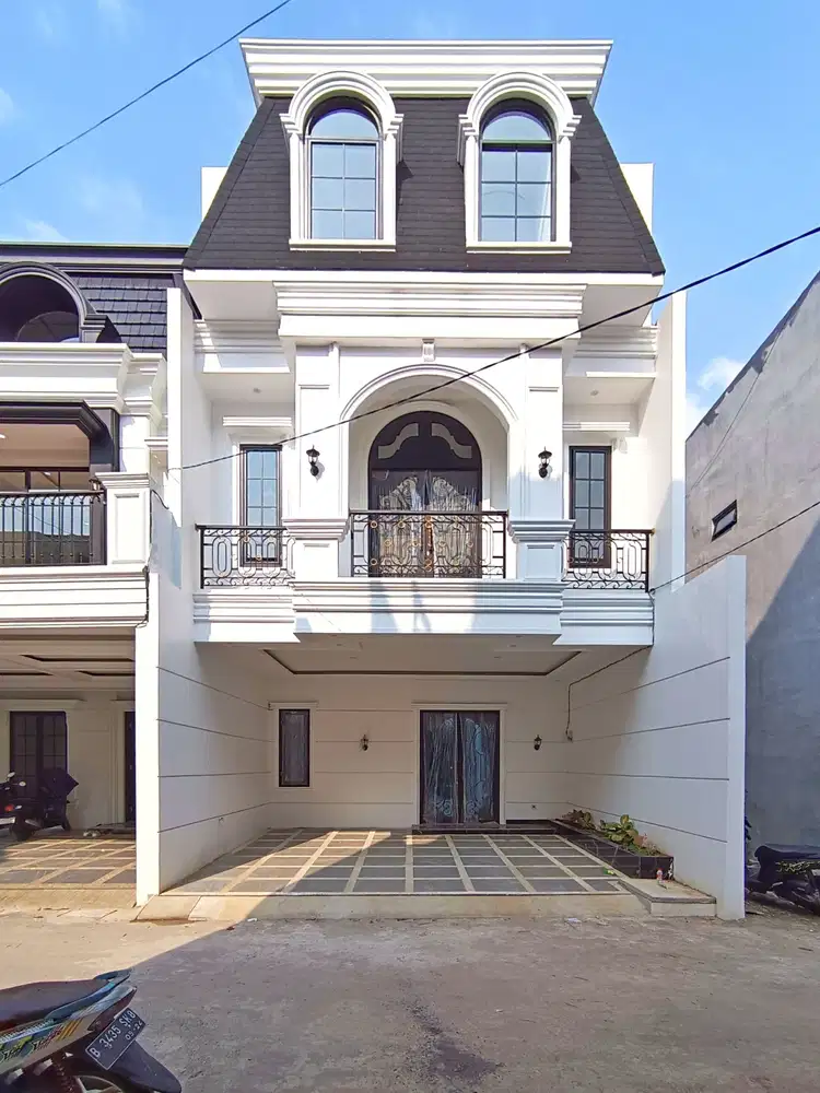 Rumah Mewah Baru Dalam Cluster Akses 2Mobil Diajakarta Selatan