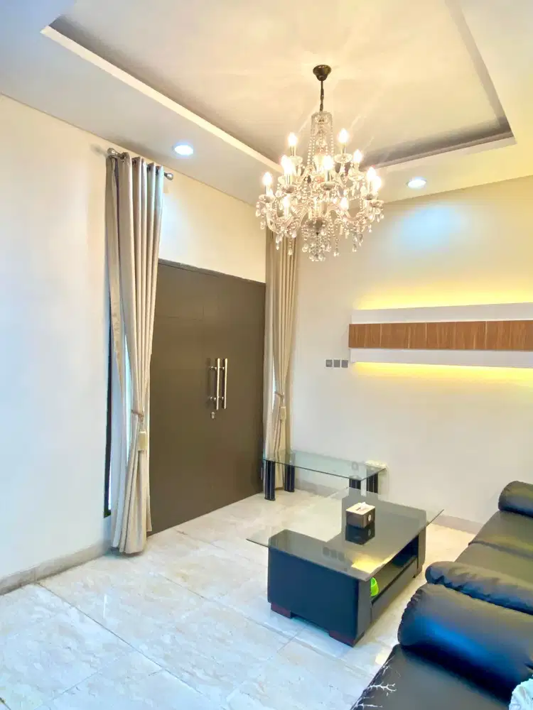 sewa rumah crown golf mansion PIK uk 8x15m fullfurnish