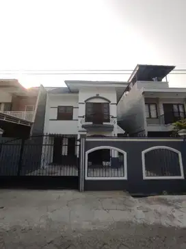 DIJUAL RUMAH STANDARD HADAP TENGGARA TERMURAH DI TAMAN PALEM