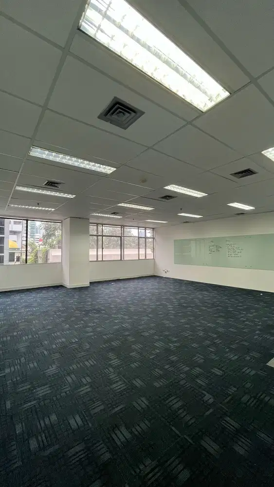 Disewakan kantor Luas 77 sqm Kondisi Partisi SetiaBudi Jakarta Selatan