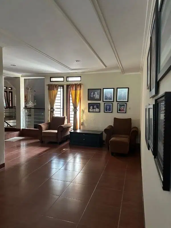 Rumah di Komplek Guruminda, Cisaranten Kulon Ref.04704