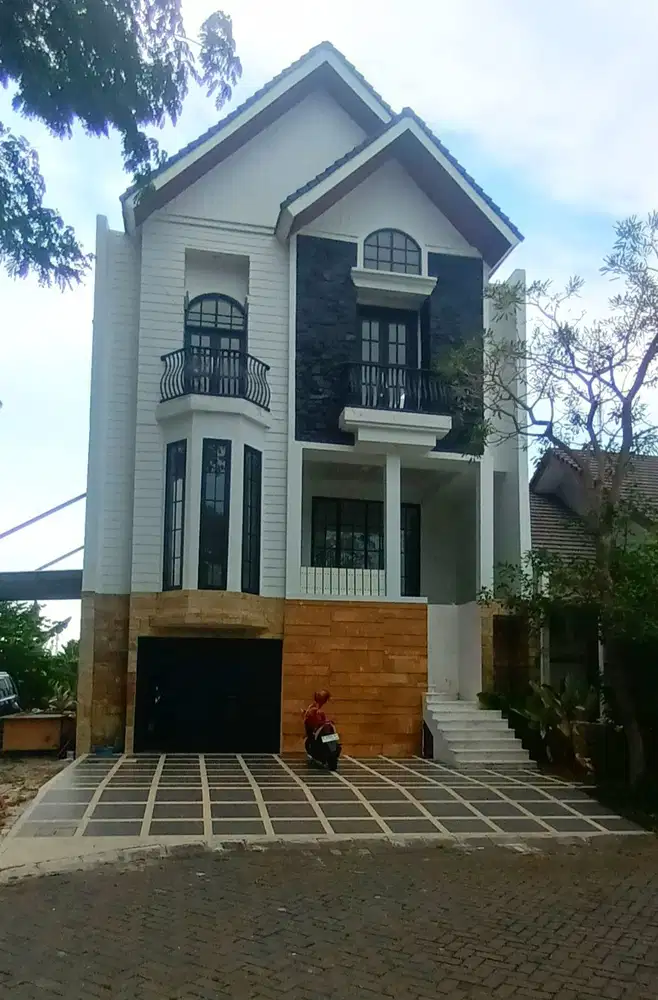 7. DIJUAL KULDESAK QUEENSTOWN CITRALAND SURABAYA