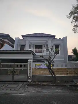 RUMAH BARU GRES DAN MEWAH SIAP HUNI  PANTAI MENTARI  Row jalan lebar