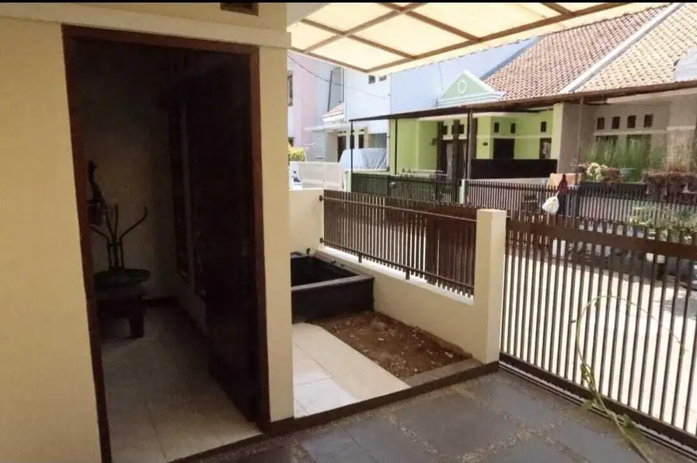 Dijual Rumah Mungil Siap Pakai Area Jalan Logam Buah Batu Bandung