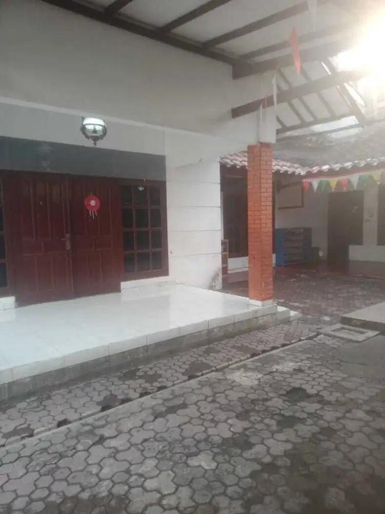 Turun Harga ! Rumah Besar Siap Huni Ketintang Madya Surabaya