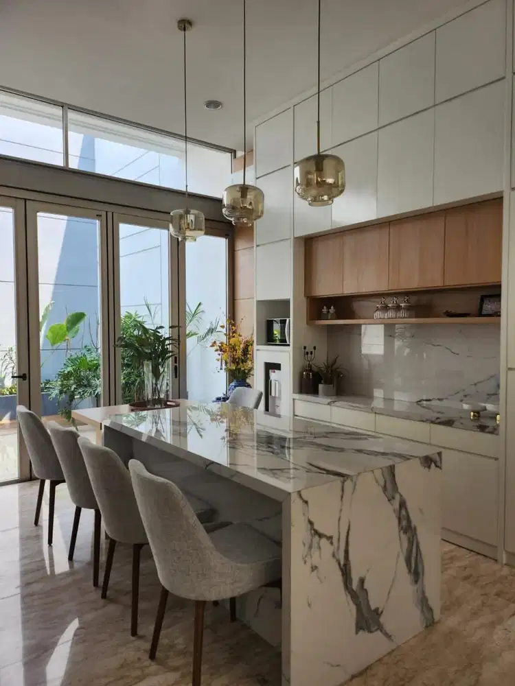 DISEWAKAN RUMAH 3+1 BR FULL FURNISHED DI PANTAI INDAH KAPUK (PIK)