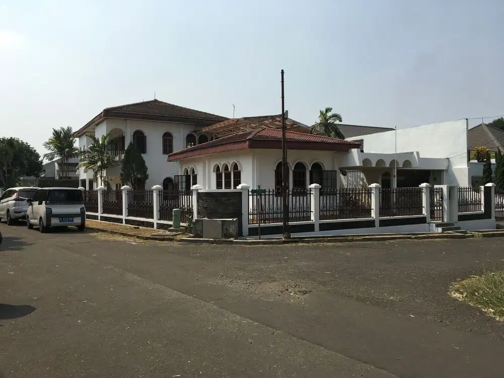 Rumah Luas 2 Lantai di Cinere Estate dekat Tol dan MRT