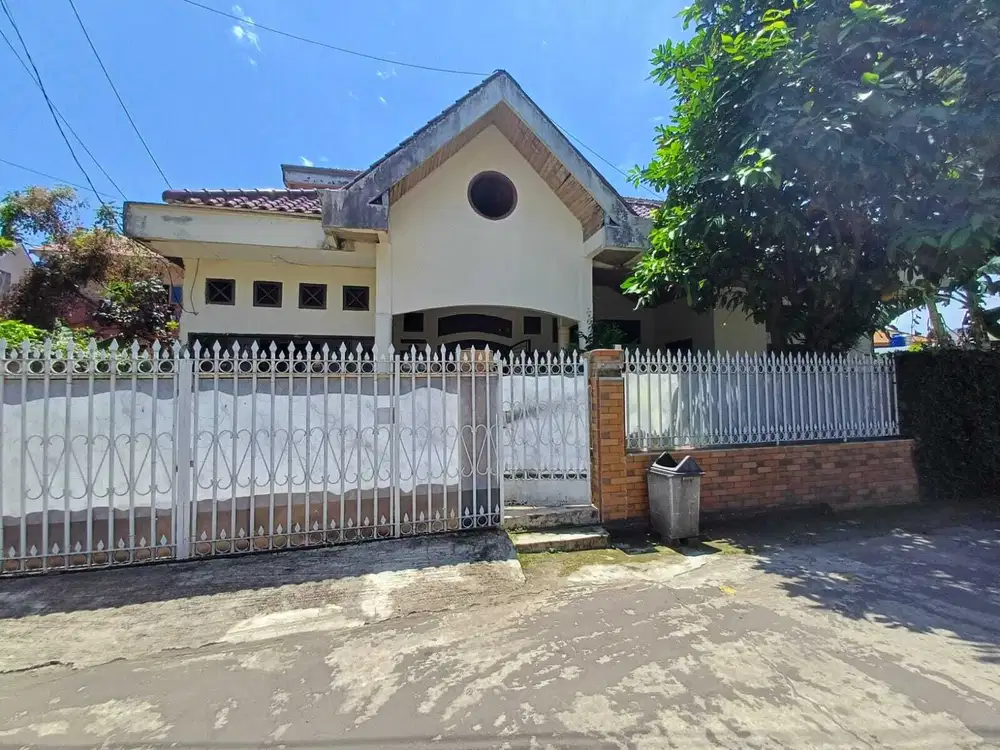 DIJUAL RUMAH STRATEGIS JALAN GERSIK SEKIP PALEMBANG