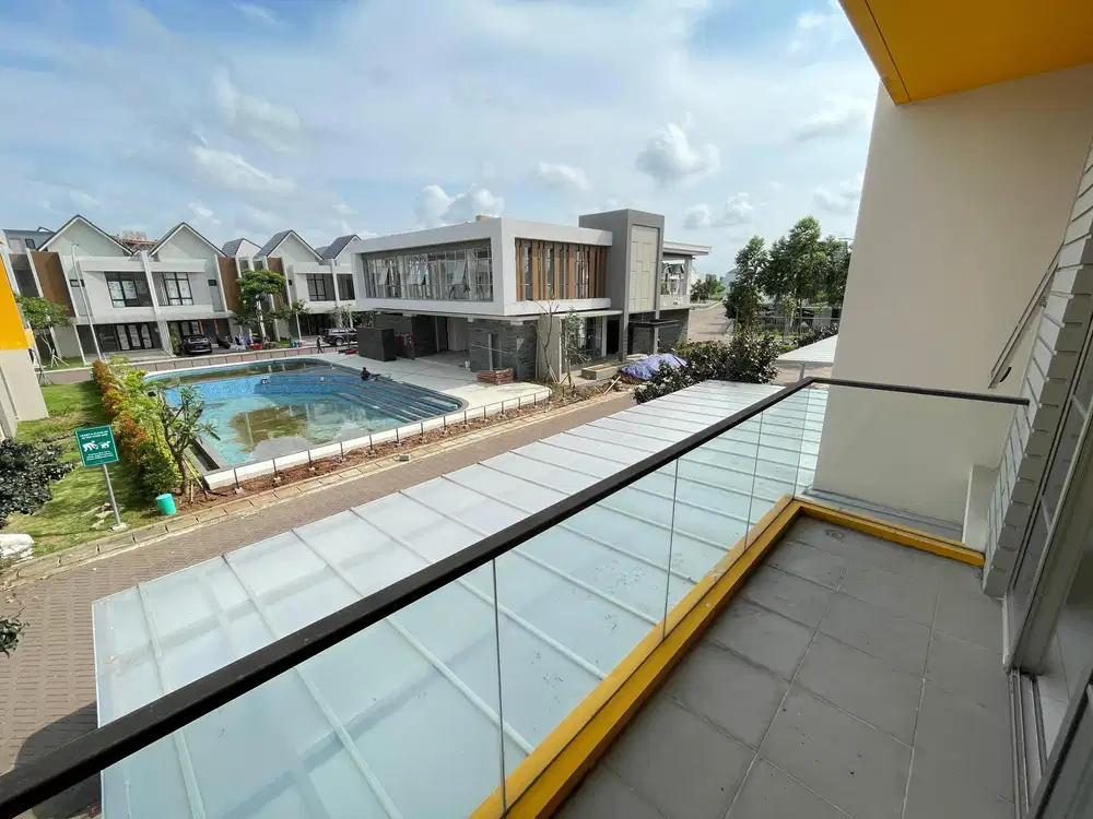 DIJUAL CEPAT DAN TERMURAH RUMAH PIK 2 DEPAN CLUB HOUSE, BRAND NEW!!