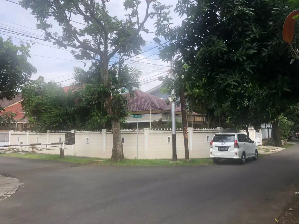 For Sale Rumah Hoek 1 Lantai, Lokasi Prime Di Gandaria, Jaksel