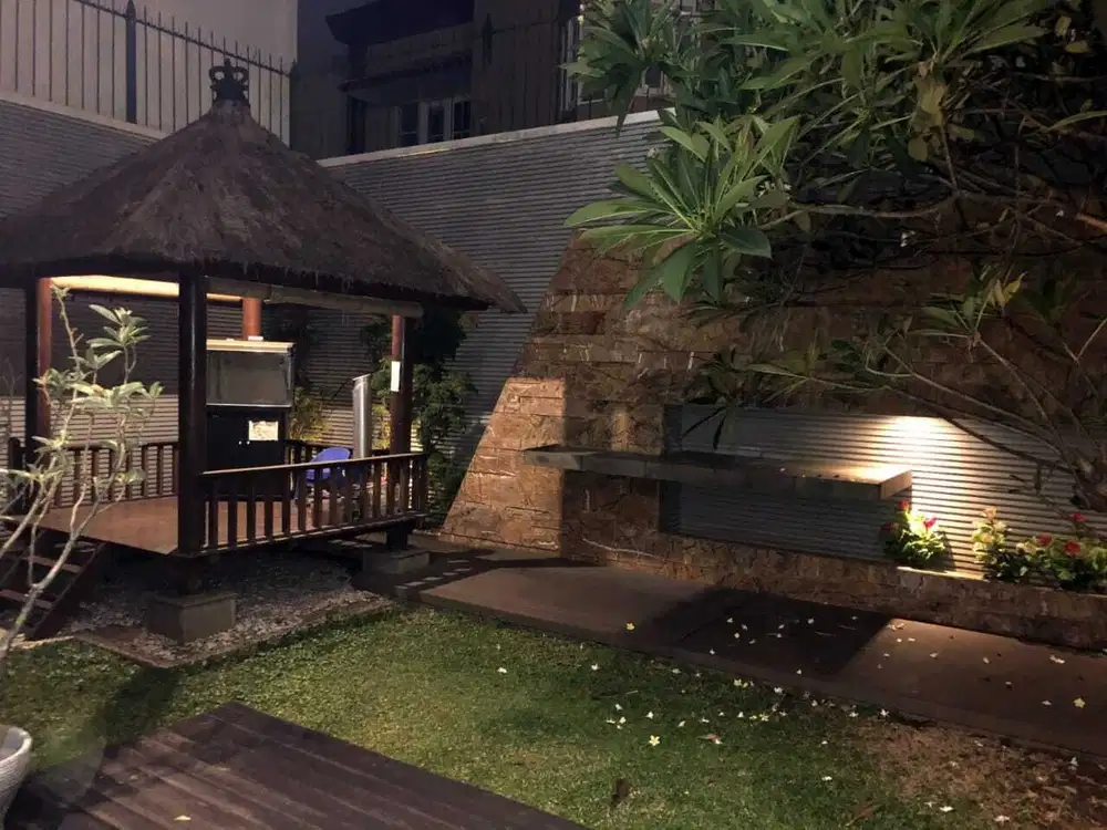 Dijual rumah mewah daerah PIK sudah furnished