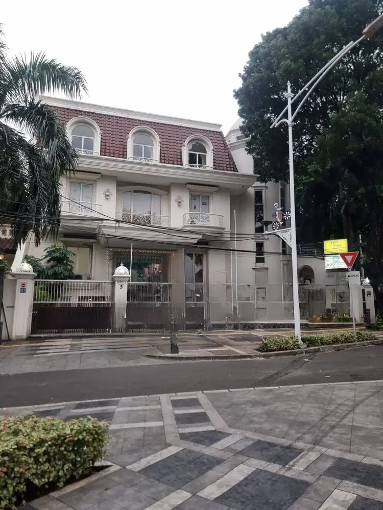 Disewakan Ruang Usaha di Jl. Suryo, Rawa Barat, Kebayoran Baru