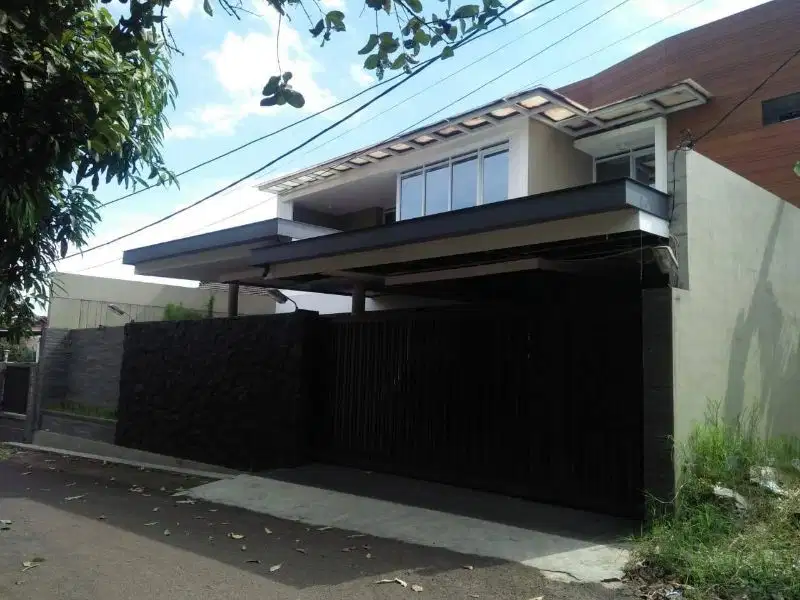 Rumah Modern Cipaku Siap Huni