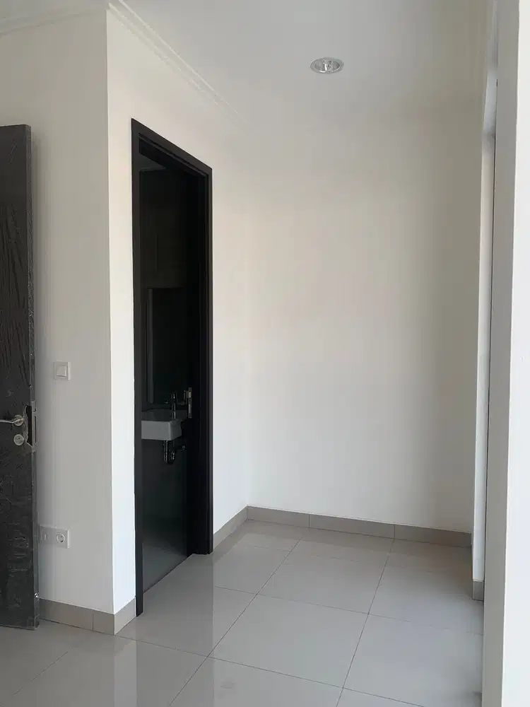 Dijual Rumah 2Lantai Pik 2 Ukuran 6x12,5 Harga 2,35M Paling Murah