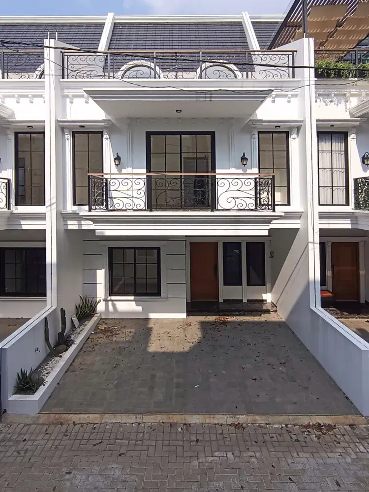 Rumah Mewah Dalam Townhouse Akses 2Mobil Dijakarta Selatan Jagakarsa