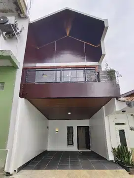 RUMAH BRU TERMURAH AKSES LEBAR DI JAKARTA SELATAN