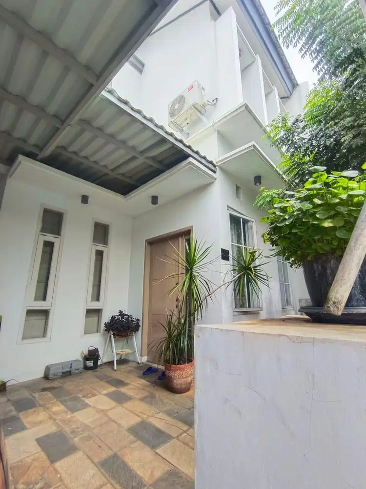 Di jual Rumah Di Regensi Melati Mas, BSD City, Tangerang Selatan