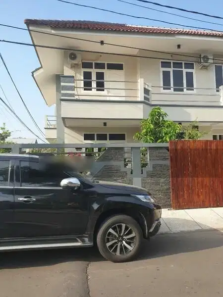 Dijual rumah cantik hoek di Citra garden 1 murah jakarta barat