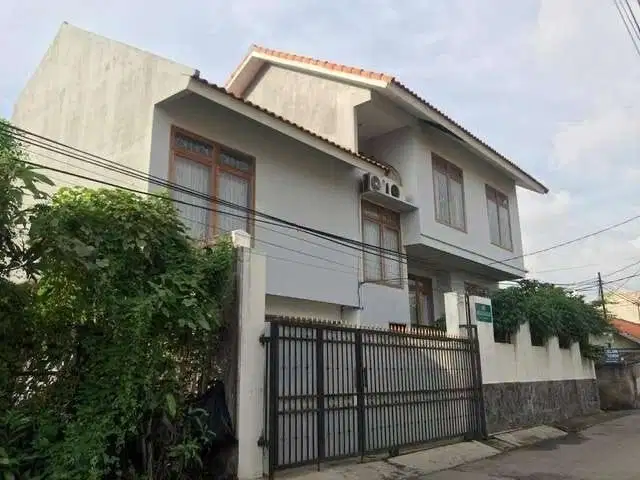 Rumah Rapih 2 Lantai dalam Komplek Radio Dalam, Kebayoran baru