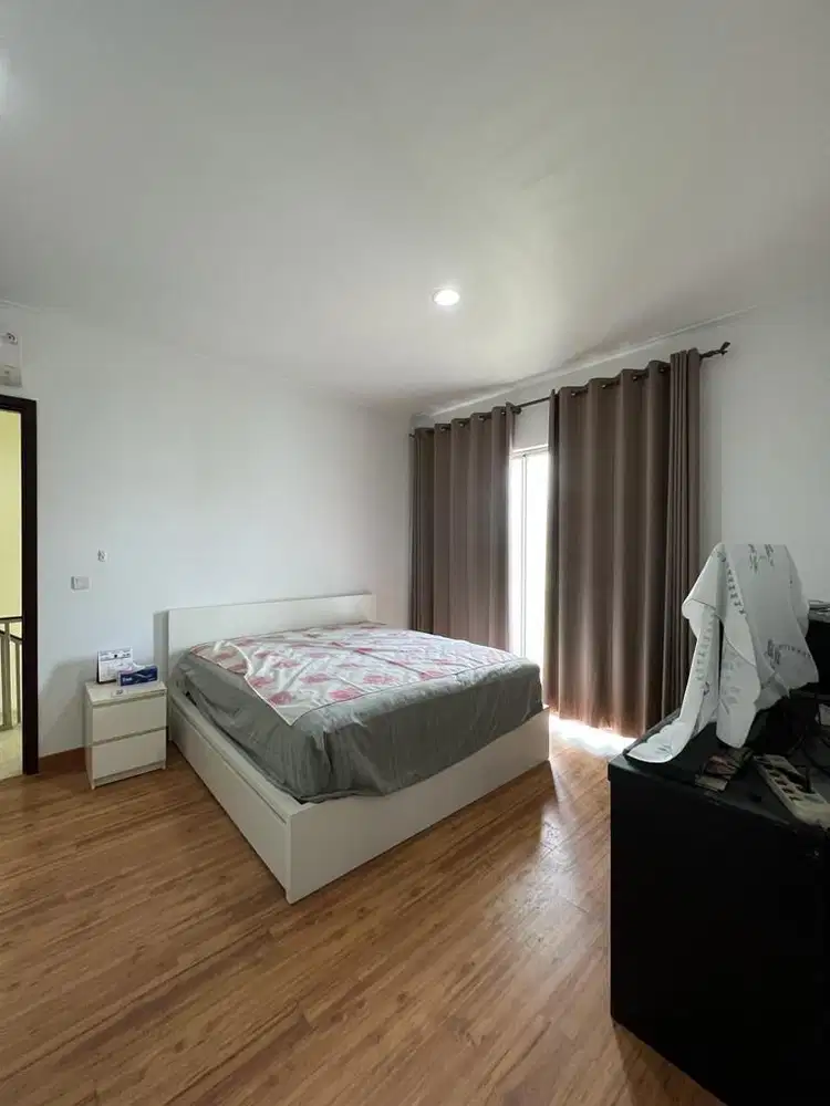 jual rumah 2 lantai golf island PIK uk 8x15m furnished