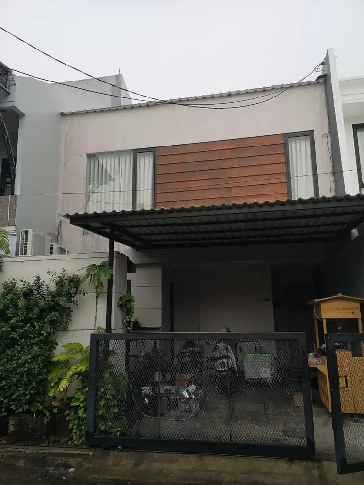 Dijual Rumah Pakuwon City 2 lantai