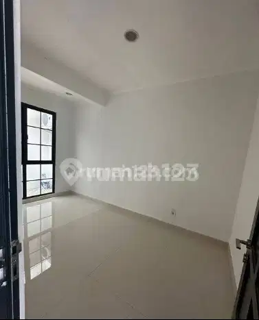 Rumah 2 Lantai Sudah Renovasi di Hazel Pinewood Banjar Wijaya