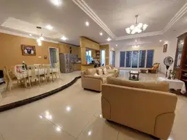 DIJUAL CEPAT RUMAH HADAP TAMAN CLUSTER SAPPHIRE PHG GADING SERPONG